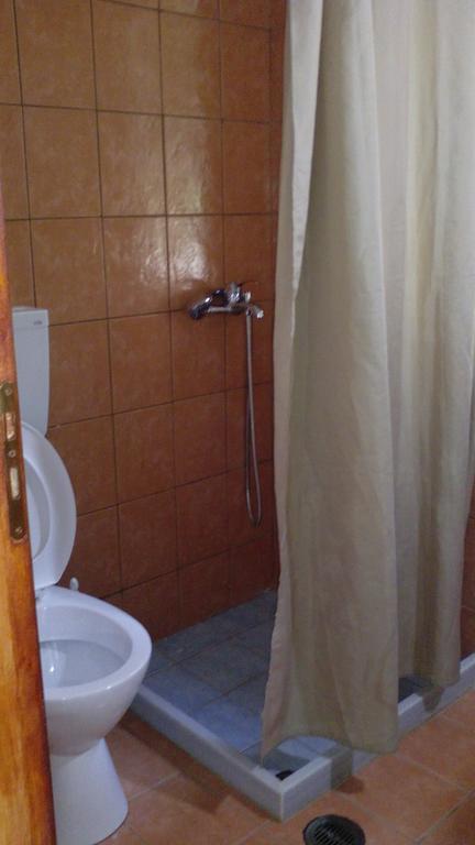 Stone House Hotel Himare Bagian luar foto