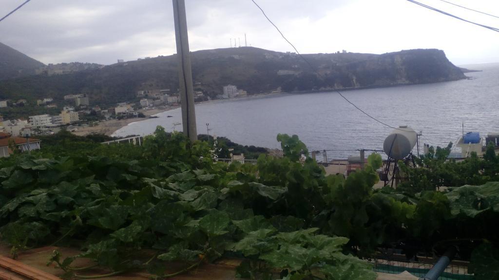 Stone House Hotel Himare Bagian luar foto
