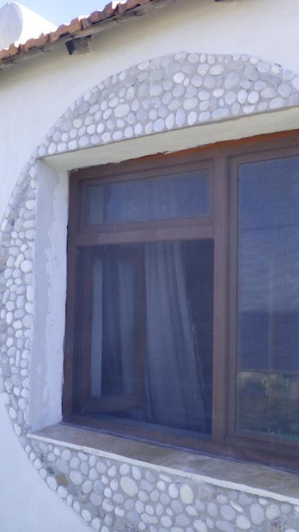Stone House Hotel Himare Bagian luar foto