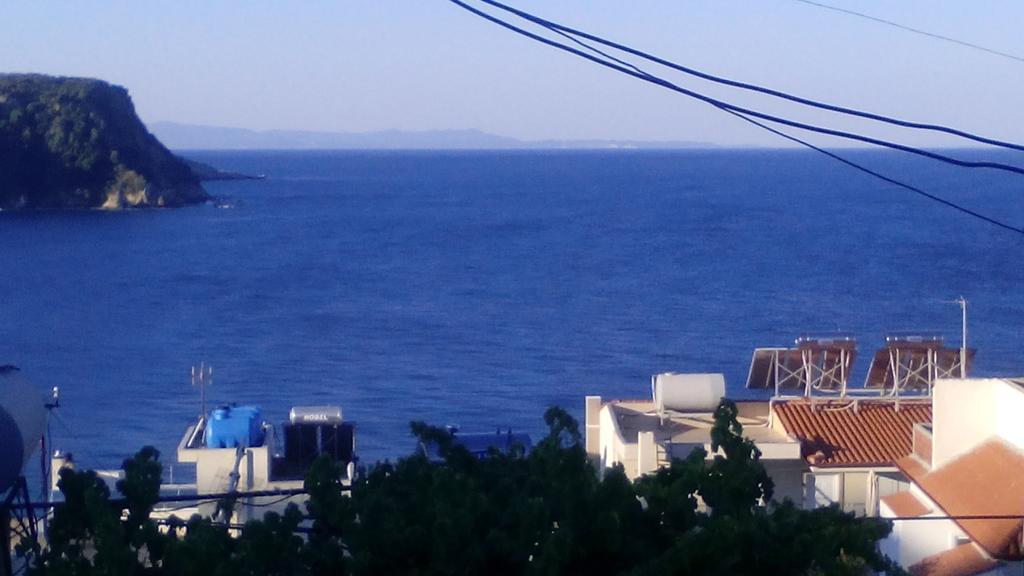 Stone House Hotel Himare Bagian luar foto
