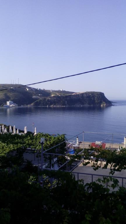 Stone House Hotel Himare Bagian luar foto